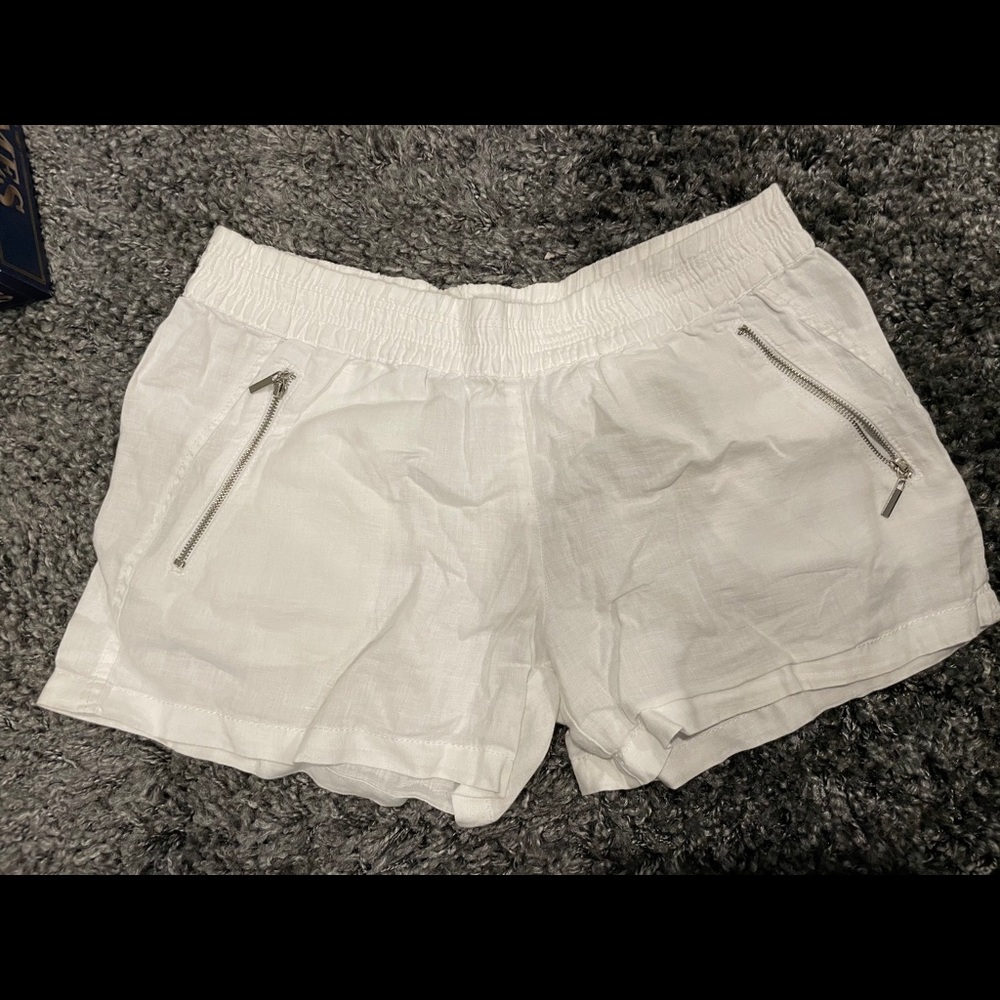 white linen shorts